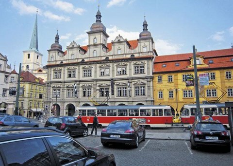 Доступность и точность — это визитка общественного транспорта чешской столицы, а потому многие предпочитают его личному автотранспорту. Фото: Елена Зигмунд  