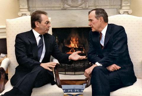 К моменту назначения послом в США Александр Бессмертных уже много лет был знаком с Джорджем Бушем-старшим Фото: Александр Бессмертных (из личного архива)
