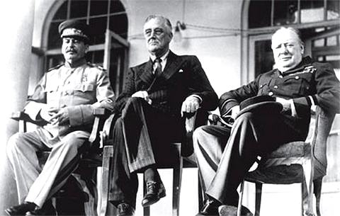 И. Сталин, Т. Рузвельт и У. Черчилль в Тегеране через два года после захвата страны войсками коалиции. Фото ИТАР-ТАСС 