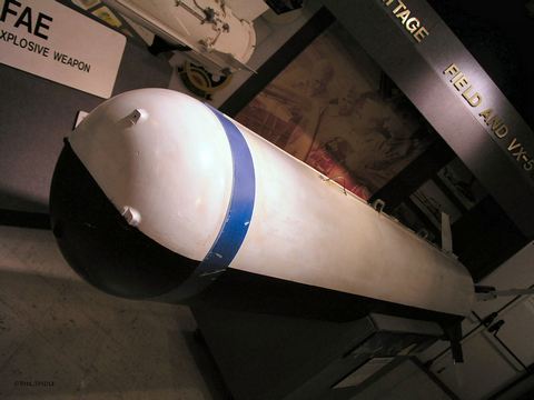 BLU-96 FAE (Fuel Air Explosive)