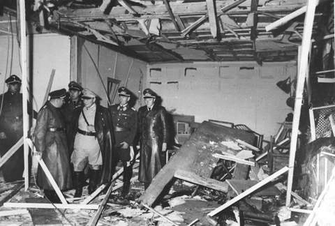 Мятежники подложили бомбу в помещение, где проходило совещание фюрера