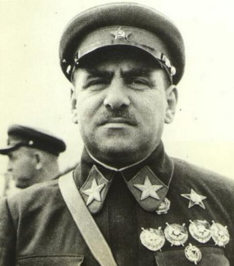 Меркулов лично отвез тело насмерть забитого на допросе маршала Блюхера (на фото) на кремацию  