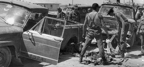 Караван из шести автомобилей "Симург", захваченный 173 ооСпН в провинции Кандагар в апреле 1986 года. Фото из личного архива Сергея Козлов