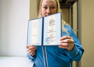 Корреспондент «РР» покупает поддельную квитанцию у «чекиста» из деревни Большая Киселенка