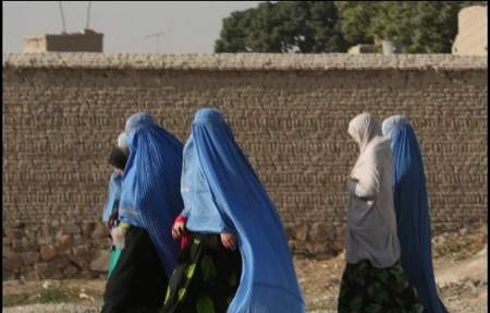 Заключенные в Афганистане носят опознавательные голубые абайи