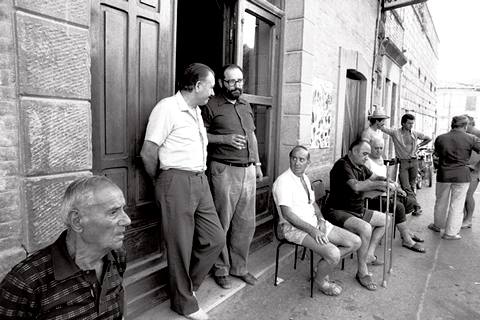 В Италии у писателя Умберто Эко уже давно культовый статус... David Lees/CORBIS/Fotosa.ru