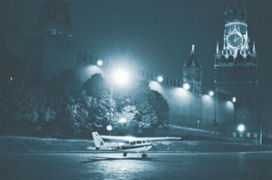 Самолет Матиаса Руста на Красной площади. Фото ИТАР-ТАСС  