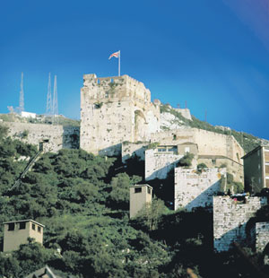Гибралтарская (мавританская) скала-крепость The Moorish Castle – еще один не взятый Гитлером рубеж.  Фото с сайта www.gibraltar.com