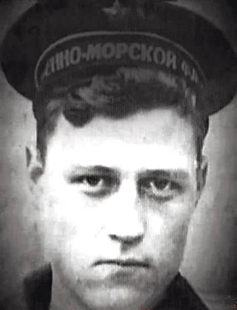 Заслуженный учитель РСФСР Анатолий Сливко убил 7 мальчиков, которых предварительно одел в пионерскую форму. Расстрелян в 1989 году.