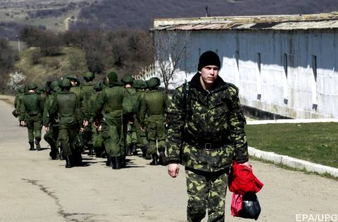Небольшая часть украинских военных в Перевальном осталась верна присяге