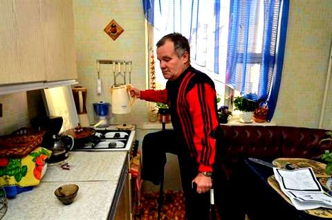 Системная жертва. Несмотря на потерю ноги, инвалид Мирослав Мельниченко ежегодно вынужден подтверждать свой статус и терпеть унижения чиновников