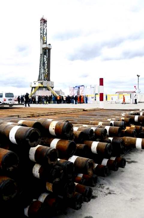 Первая скважина. В октябре 2012 года украинское подразделение нефтегазовой корпорации Shell начало поиски нетрадиционного газа в Харьковской области  