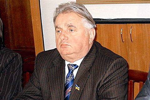 Вошёл в состав правительственной коалиции в мае 2010 года. Впоследствии его исключили из партии Батькивщина и из фракции БЮТ