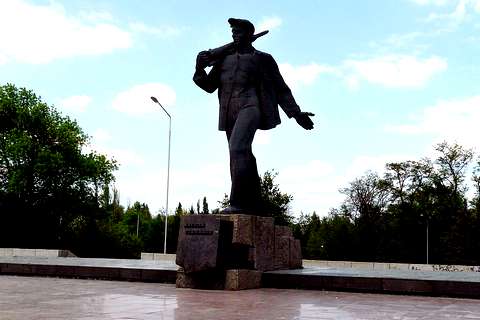 Памятник Стаханову в г. Стаханов