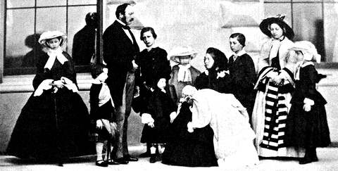 Королева Виктория, принц Альберт и девять их детей