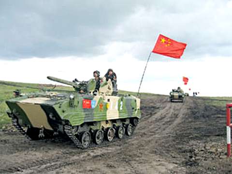 Китайская бронетехника на российско-китайских учениях «Мирная миссия». Фото Виктора Литовкина