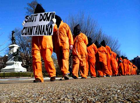 Тюрьма в Гуантанамо: 10 лет скандалов