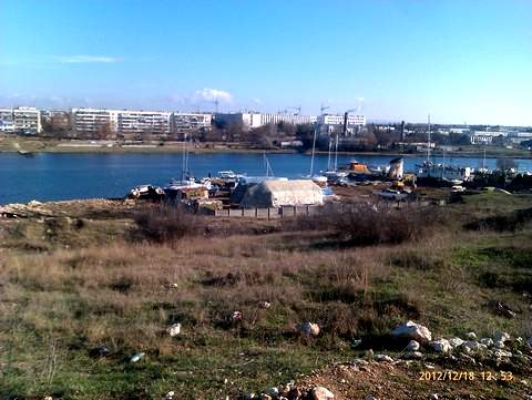 На фото: яхт-клуб, декабрь 2012 г. - 2 года строительства и 6 миллионов «в никуда»