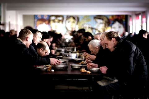 Столовая в обед. © Юлия Вишневецкая/«Русский репортер»