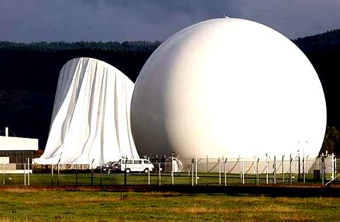 На фото – база радиоэлектронного слежения Вайхопаи в Новой Зеландии