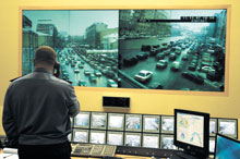 Десятки экранов в Центре управления дорожным движением