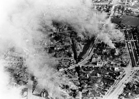 Бомбардировка Витебска немецкими военно-воздушными силами в июне 1941 года  