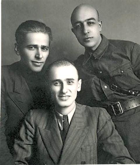 Братья Агаянц – Александр, Михаил и Иван.  