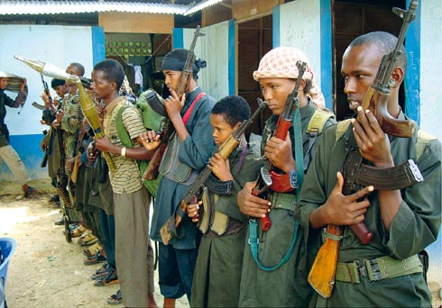 Юные боевики из исламистской группировки «Хизбуль ислам» — союзницы «Аш-Шабаб»  
