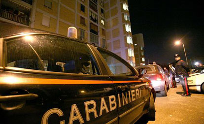 Операция по задержанию членов мафиозной сети проходила ранним утром одновременно в нескольких городах Италии  Источник: AP