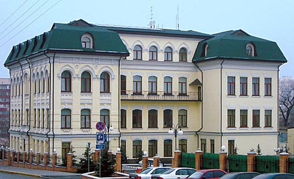 Лучшая иллюстрация на тему «ГАИ и деньги» - это здание Департамента ГАИ МВД Украины в Киеве.  