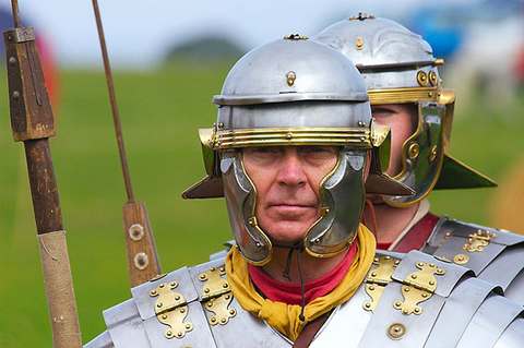 Древние римляне не жалели средств, чтобы одеть железными касками всех своих солдат