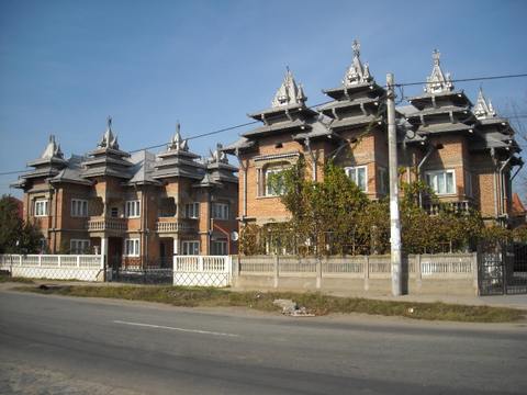 А это дома цыган-миллионеров в окрестностях румынских городов