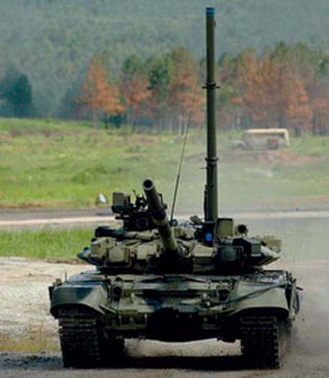 Новые танки поступают в российскую армию регулярнее, чем другое оружие
