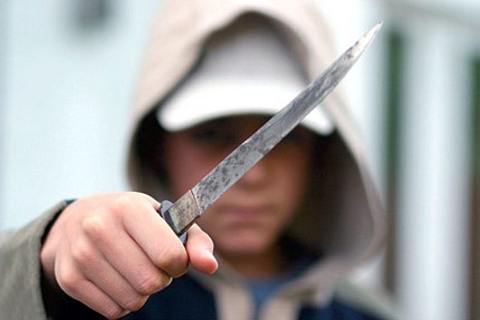 Нож – оружие молодых и бедных  
