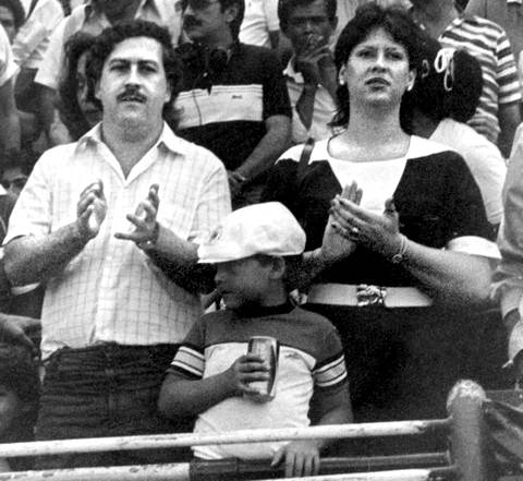 Пабло Эскобар с женой и сыном. Фото AFP