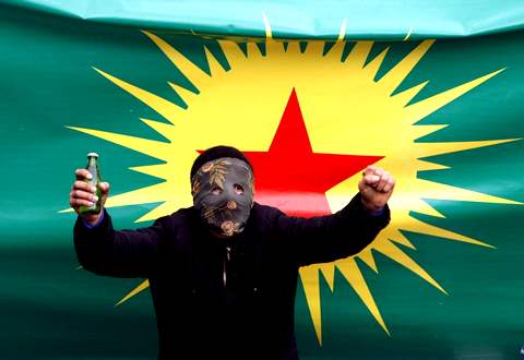 Сторонники независимого Курдистана всегда предпочитали вооруженные методы борьбы против правительства Турции