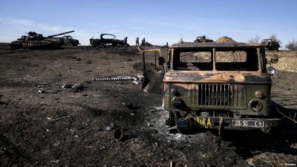 Знищена військова техніка біля Дебальцева. Лютий 2015 року