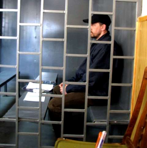 На скамье подсудимых единственный человек — 44-летний россиянин Андрей Поршнев. Фото: С.Ваганов, «Сегодня»