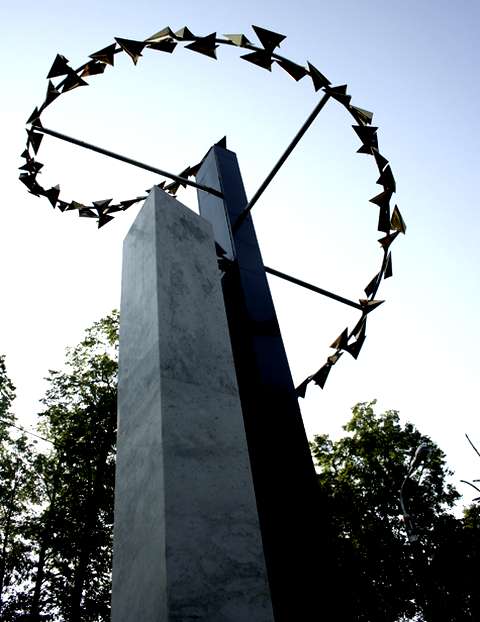 1 июля 2002 г. Памятник Уфа мемориал Боденским озером. Мемориал авиакатастрофы над Боденским озером. Мемориал катастрофа над Боденским озером в 2002. Мемориал на Боденском озере.