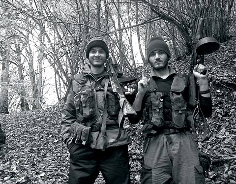 С января по июль 2012 г. Тамерлан Царнаев был в Дагестане и Чечне. По некоторым данным, там он встречался с активистом дагестанского подполья, принявшим ислам канадцем Вильямом Плотниковым (на снимке слева)