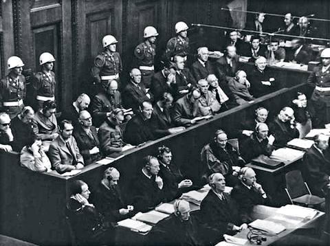 Нюрнбергский процесс, суд над военными преступниками — главарями Третьего рейха. 1945 г.