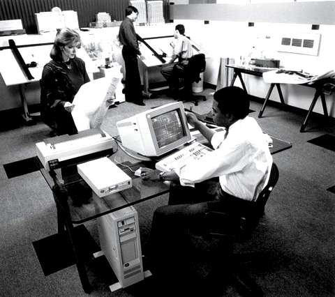 Программисты тарасовского кооператива умудрялись адаптировать американские компьютеры под нужды советских предприятий. Впоследствии многие сотрудники перешли работать в IBM и Microsoft Фото: Bettmann CORBIS fotosa.ru