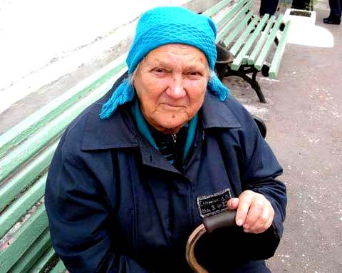 В августе Лидия Петровна Сенчихина отметила в колонии свой 75-летний юбилей  