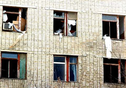 Кизлярская больница после ухода боевиков Радуева. Январь 1996 года