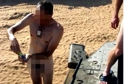 Жены военных встречают голыми своих мужей - секс порно фото