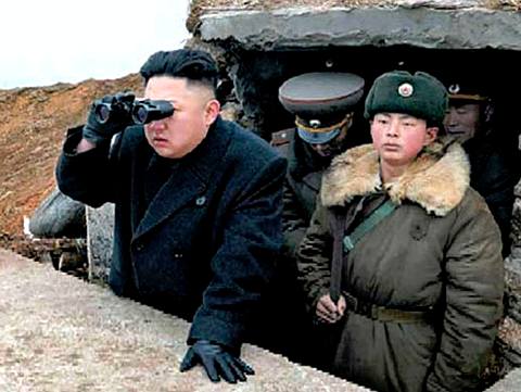 Ким Чен Ын наблюдает за запусками ракет