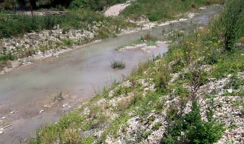 Русло реки Баканка специально расширенное и обмеленное в целях безопасности