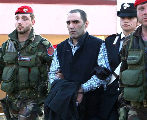 Глава одной из семей «Ндрангеты» Салваторе Коллуччио после ареста 10 мая 2009 года.