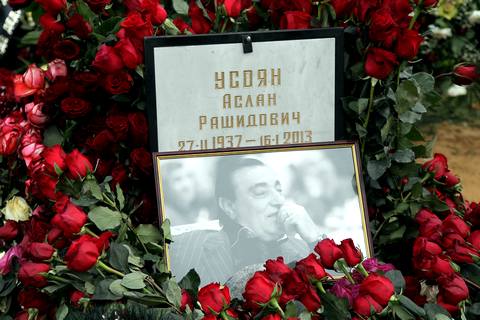 Могила Аслана Усояна, более известного как Дед Хасан, на Хованском кладбище в Москве. 20 января 2013 года