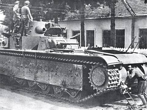 Т-35 — единственный в мире пятибашенный танк, выпускавшийся серийно. Хотя к 1941 году не был снят с вооружения, почти не воевал
